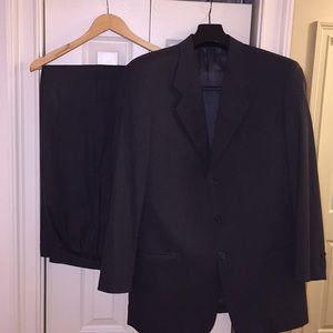 Men’s suit. Giorgio Armani 42R